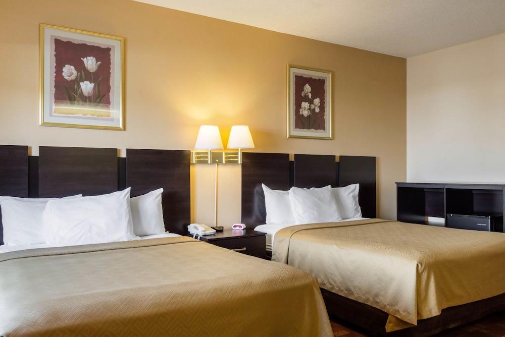 Econo Lodge Luverne Exterior foto