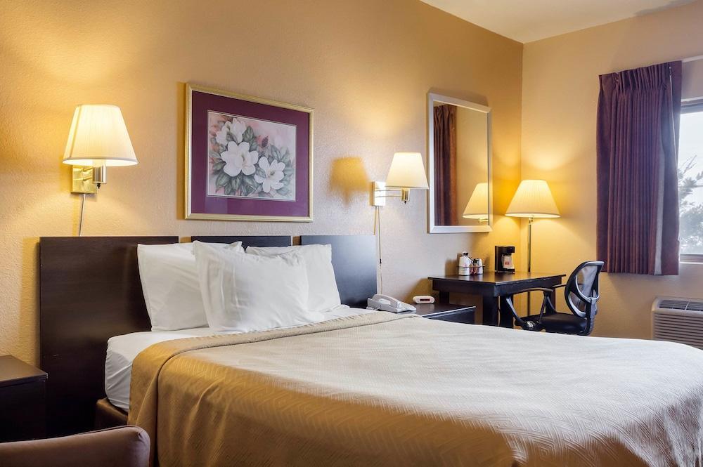 Econo Lodge Luverne Exterior foto