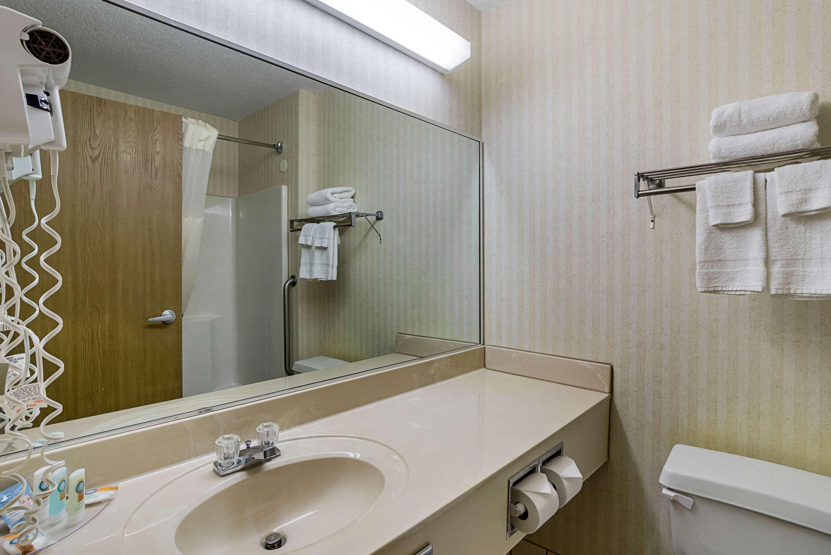 Econo Lodge Luverne Exterior foto