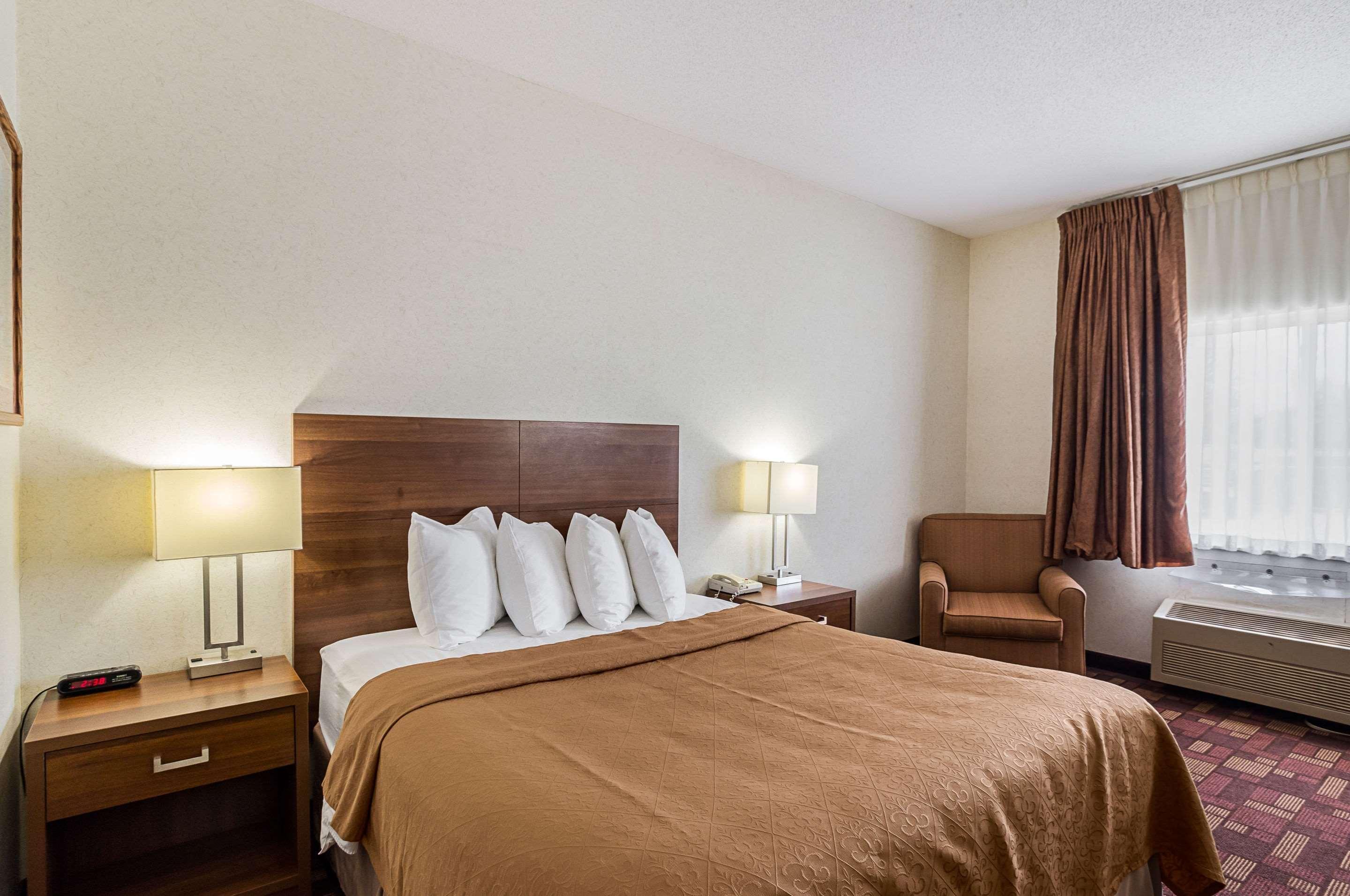 Econo Lodge Luverne Exterior foto