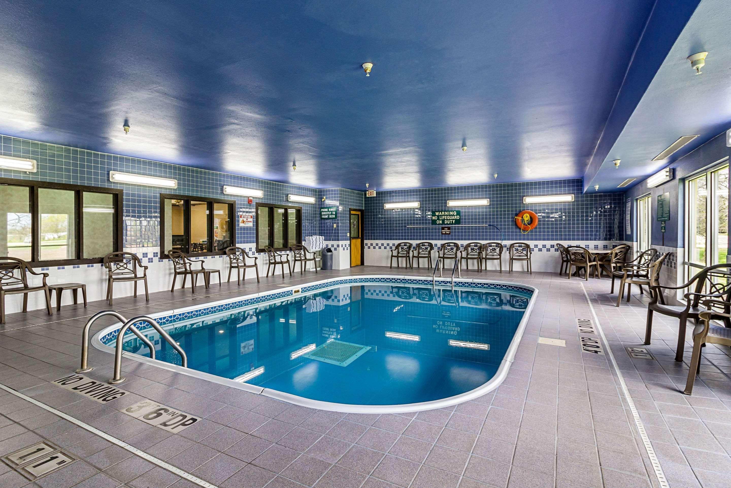 Econo Lodge Luverne Exterior foto