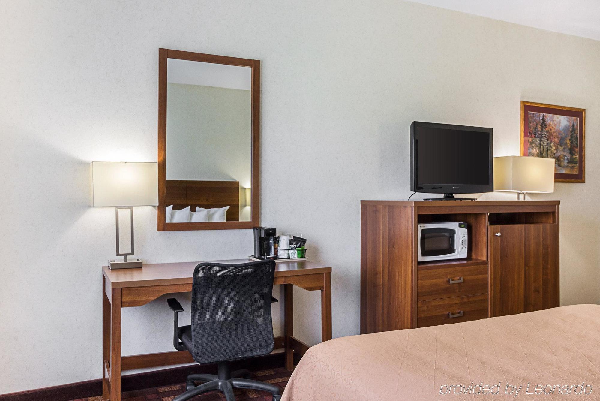 Econo Lodge Luverne Exterior foto