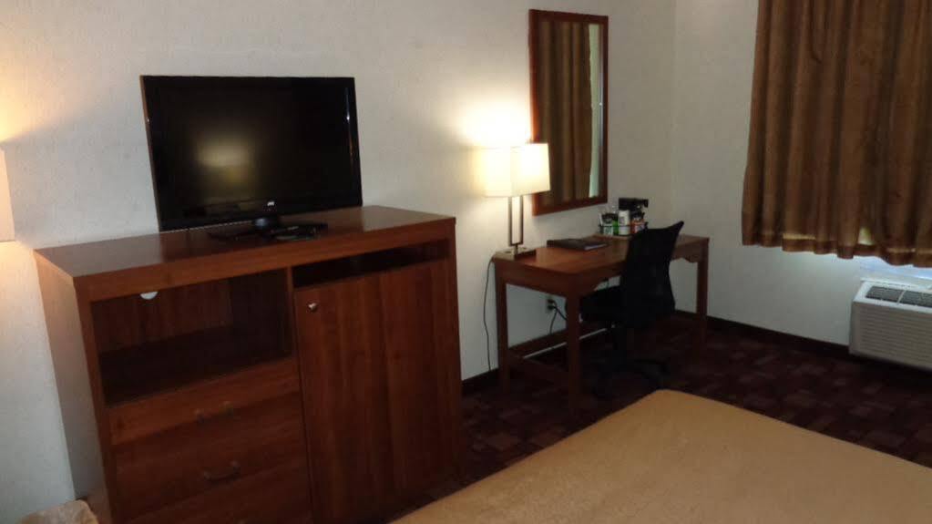 Econo Lodge Luverne Exterior foto